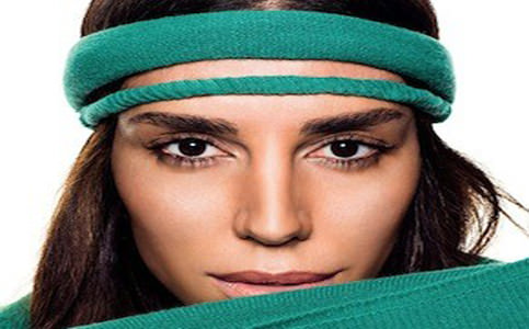 Lea T. é estrela da nova campanha da Benetton