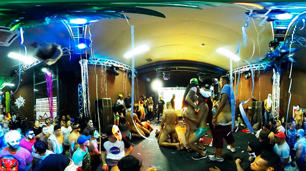 Carnafunk AO VIVO rolaram diretamente de São Paulo. Veja os bastidores do Carnaval pornô em 360º