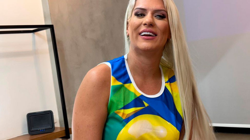 Katharine Madrid mostrou o corpo enquanto se despedia da casa