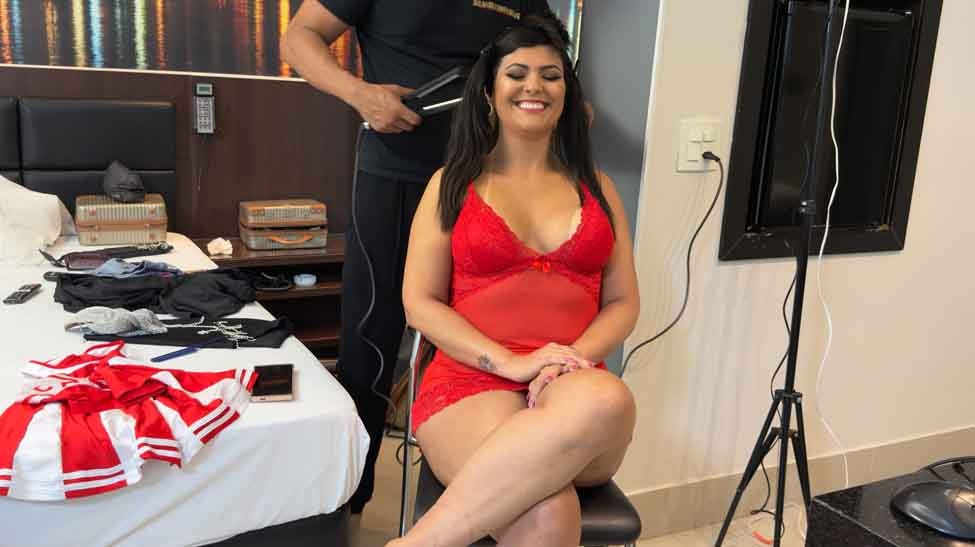 Segundo bastidor de Yanndra Lanna é montando seu personagem.