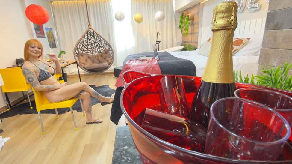  Letícia Ávila fica aos cuidados da equipe de beleza para seu dia.