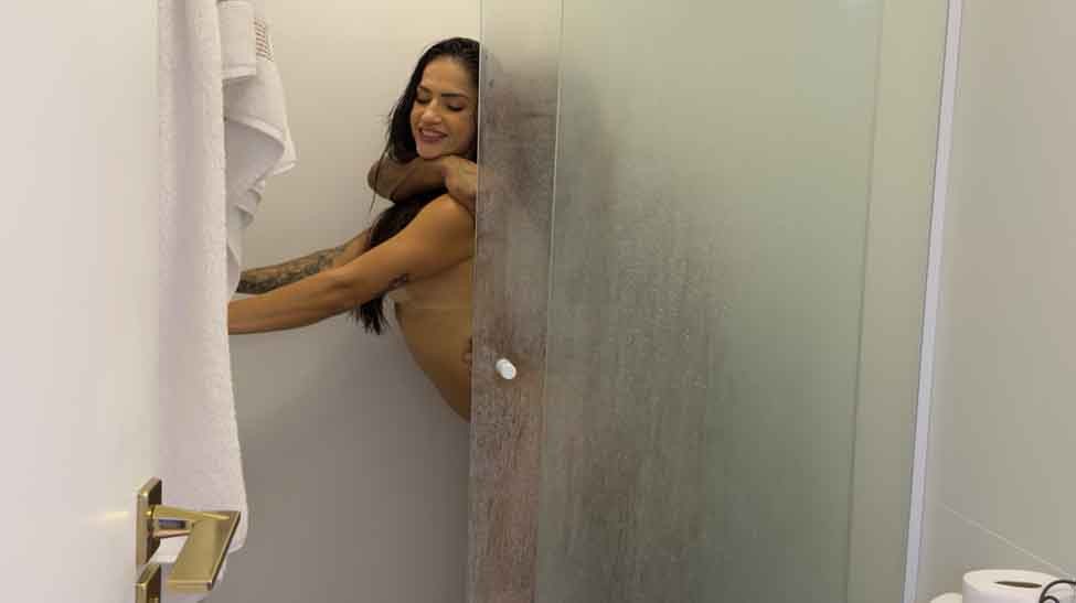 Julyana Sz Ribeiro é gravada transando com homem dotado.