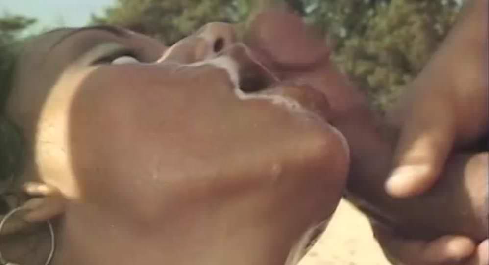 Elas Ficam De Joelho E Levam Um Banho De Porra Na Cara - 350 Gozadas